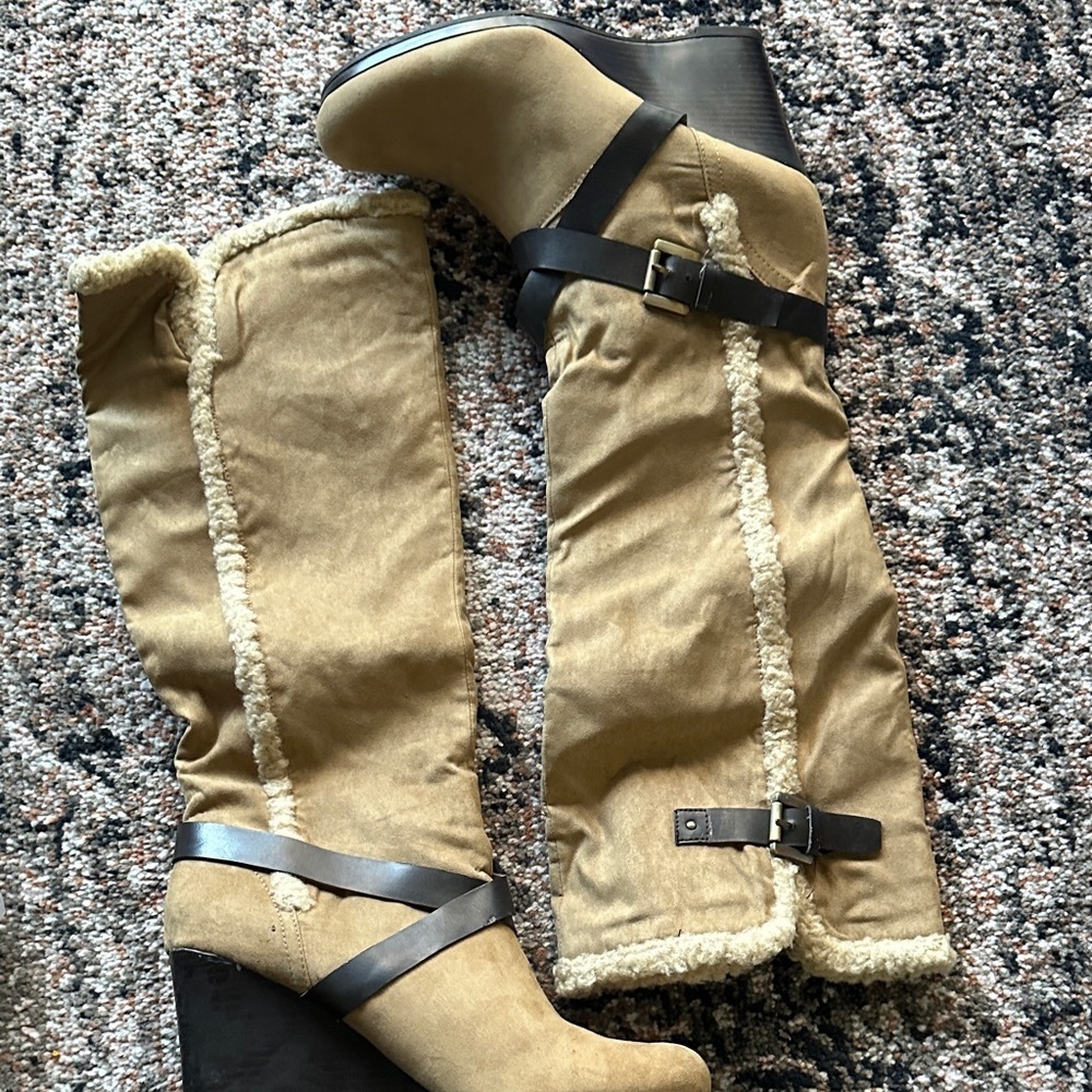 Boots - Picture 1 of 5